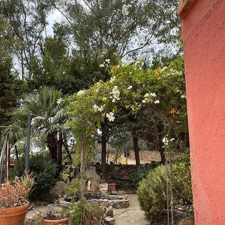La Petite Etoile - Private Steps From The